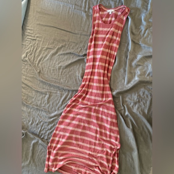 Dresses & Skirts - Cute striped dress